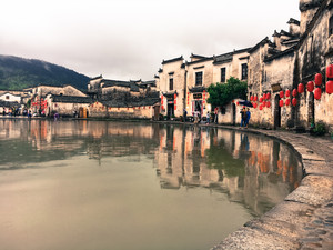 一生痴绝处，无梦到徽州