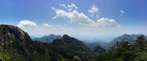 天高云淡